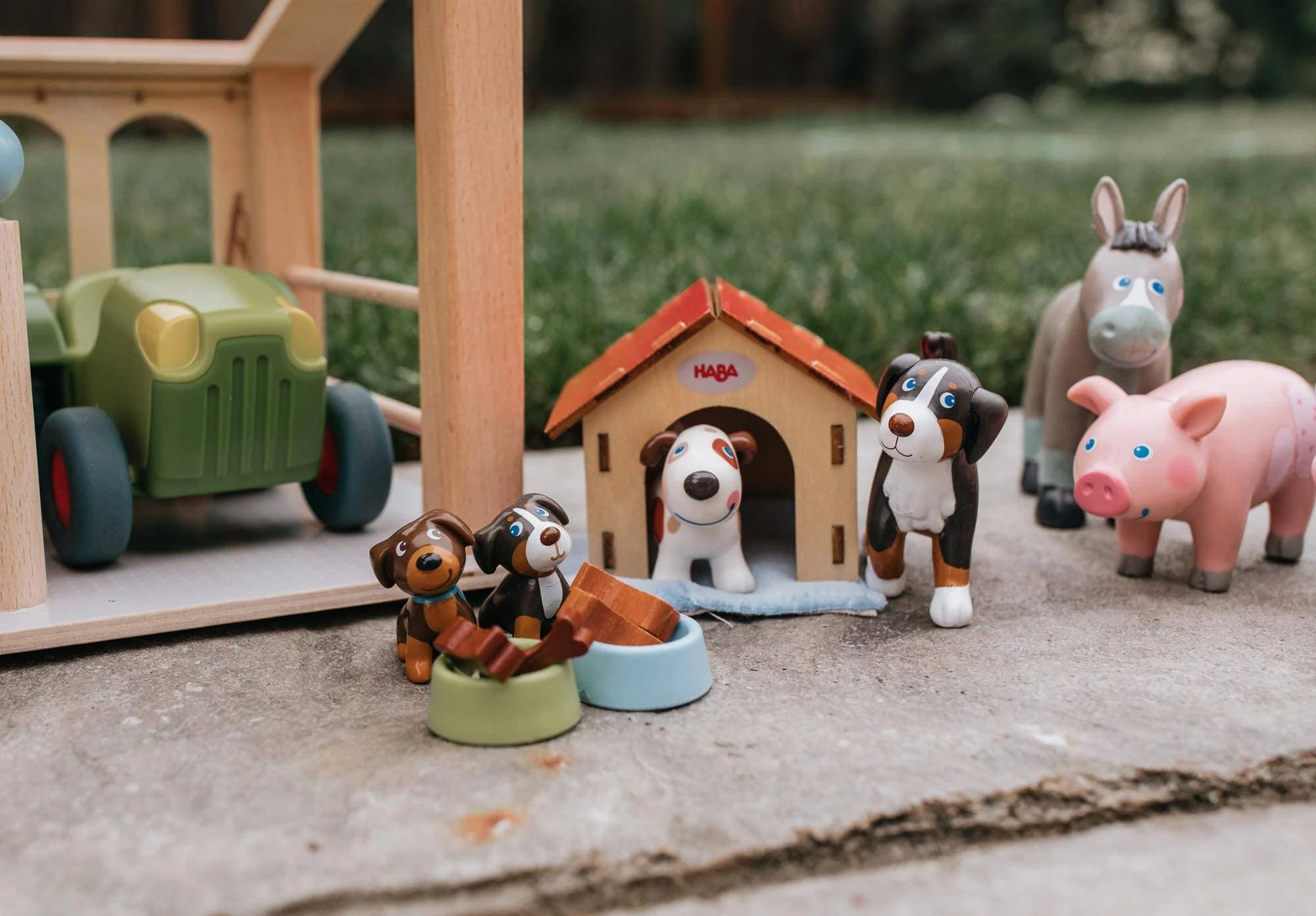 Little Friends Dog Lucky Figure with Plywood Doghouse and Wooden Bones
