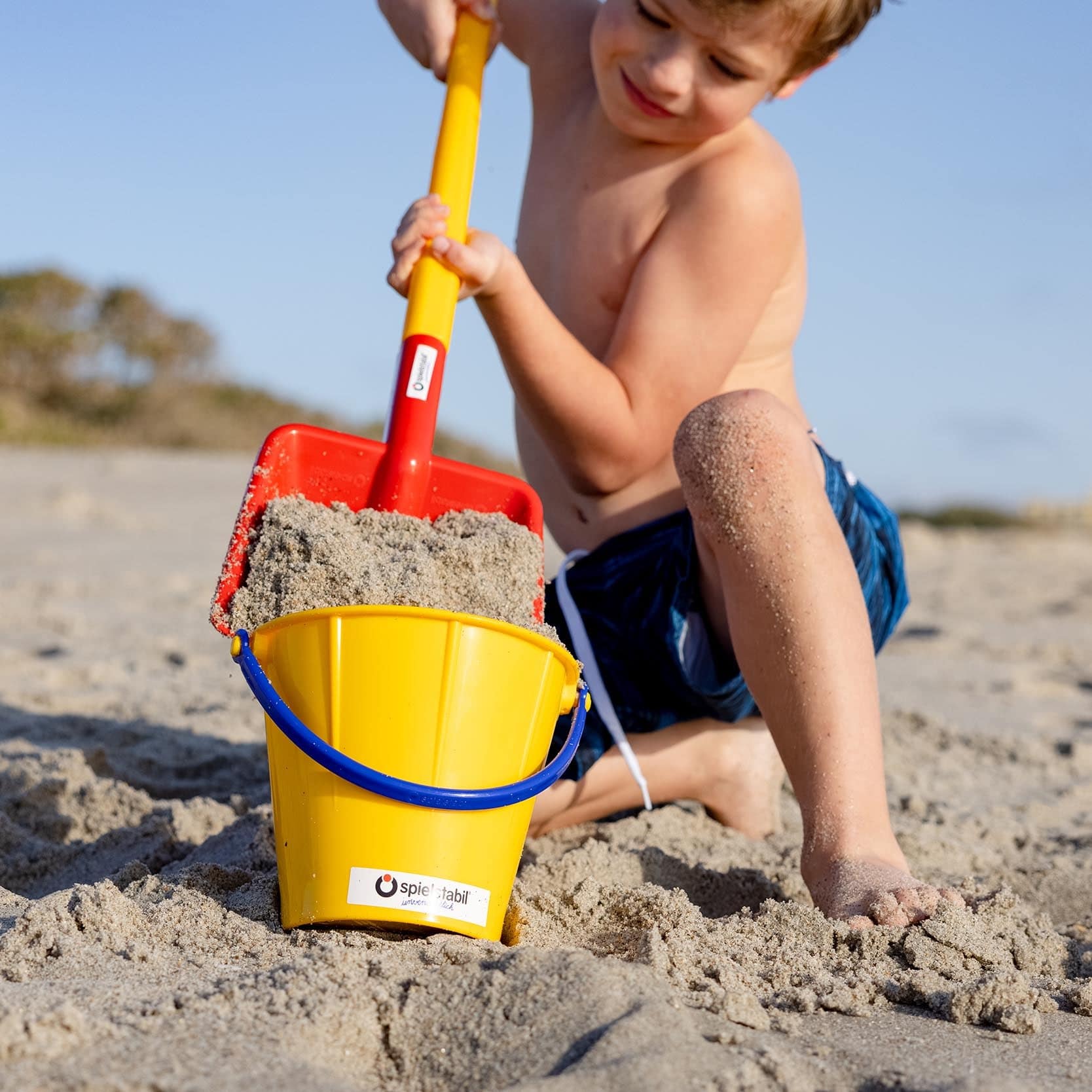 Spielstabil Children's Long Handled Flat Shovel for Sand, Snow and Garden