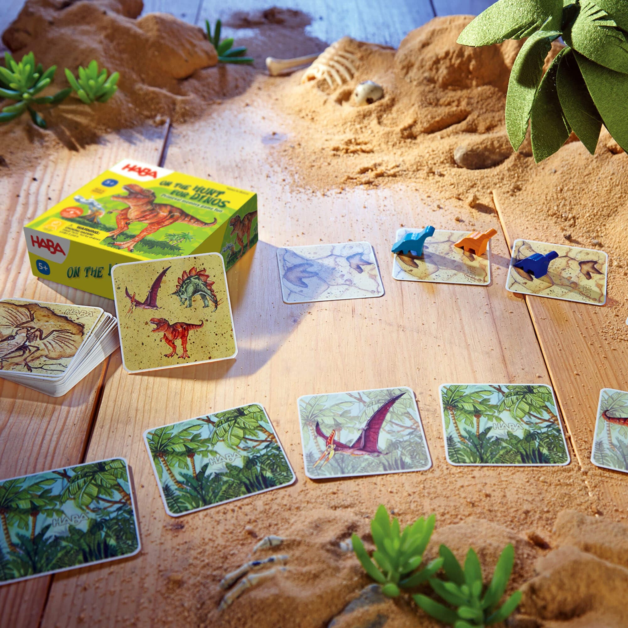 On the Hunt for Dinos Mini Game Memory Adventure for 2-4 Players