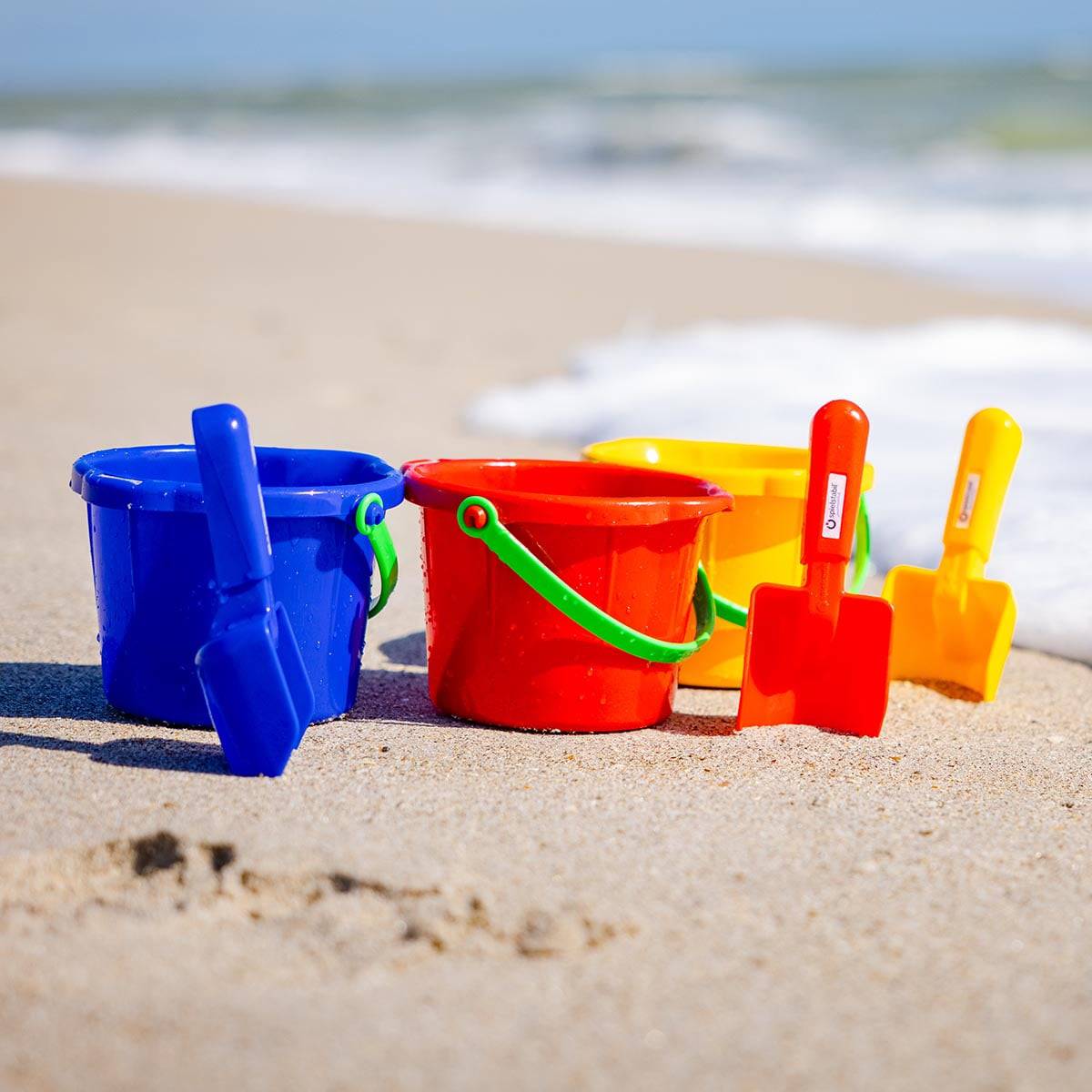 Spielstabil Small Sand Scoop with Easy-Grip Handle for Beach Play