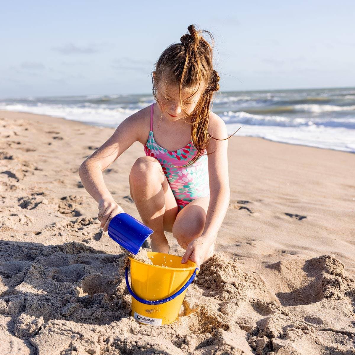 Spielstabil Sandbox Essentials Bundle with 8 Large Pails and 8 Scoops